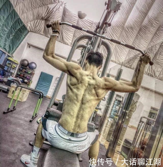 汕头大学|姚明师弟扣坏篮筐!长相酷似杨洋,球风飘逸神似杜兰特!