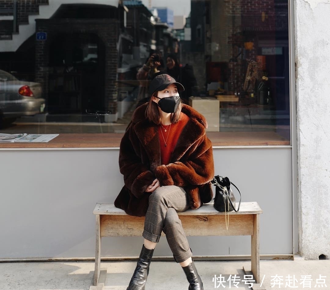 开春第一条裤子，烟管裤的正确打开方式，承包你的春季穿搭！