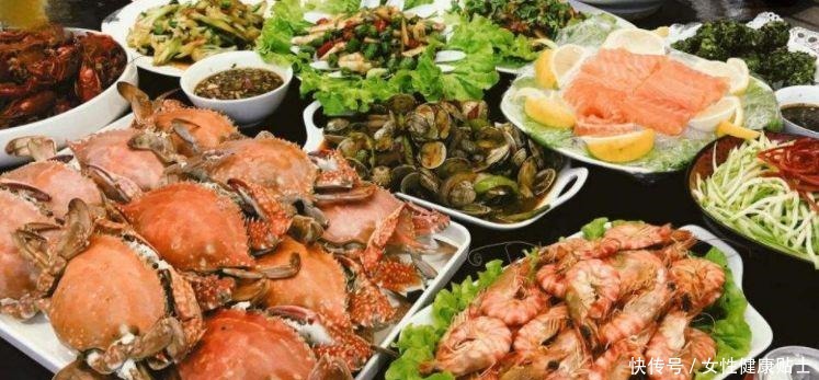 老板|1男子在自助餐厅,吃了30多斤海鲜,老板随之把他“赶”走了