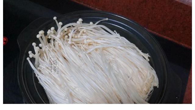 这是猪肝的好吃新做法，没出锅就满屋飘香，营养又下饭，真好吃