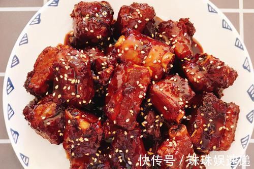 排骨的简单做法，不加一滴水，排骨又嫩又多汁，上桌家人抢着吃