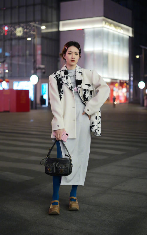 裙子＋裤子＝今春王炸cp，新潮、前卫又时髦，值得借鉴