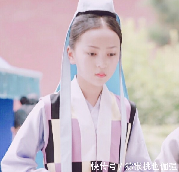 时宜|红楼梦：妙玉的不合时宜里，藏着一个少女高贵的脆弱