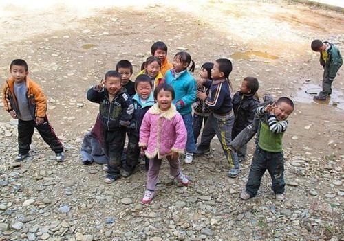 丁越|为何说“孤房儿子笨,闹市出人精”?啥道理?孩子的教育不容忽视