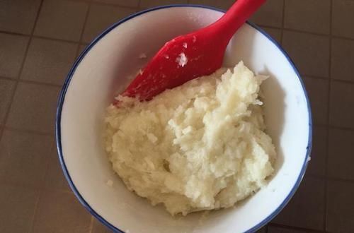 适合小朋友吃的小餐包,奶香浓郁,烤好第二天依然松软Q弹