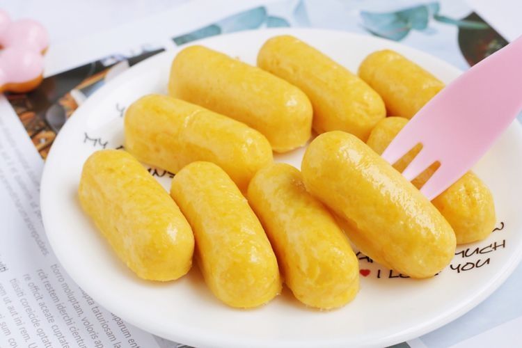 自制三文鱼鸡肉肠，没有添加吃着放心，比买的强多了