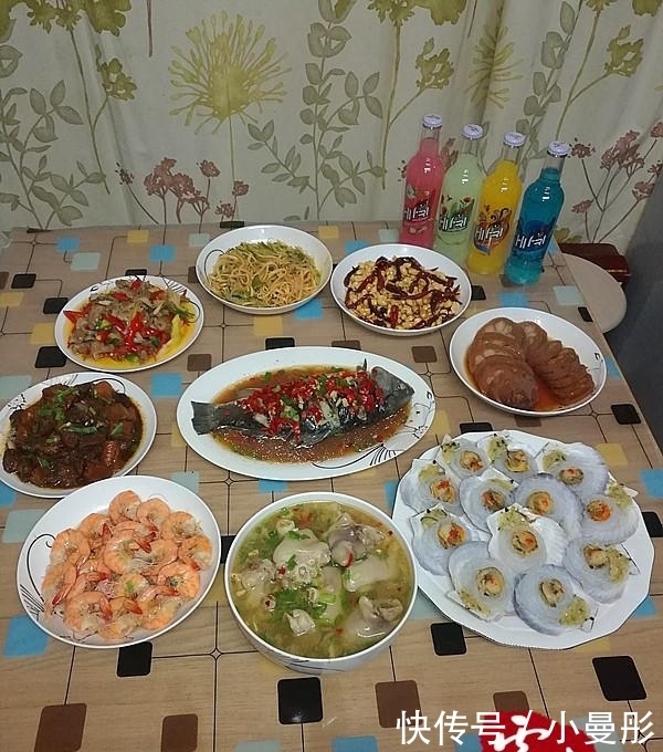 媳妇过生日,乡下老妈做了一桌子菜,却被嫌弃太寒酸