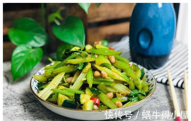 黄瓜|芹菜拌花生怎么做才好吃?掌握几个小技巧,清脆爽口,颜色不发黑