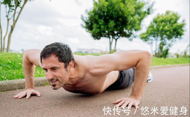 健身|徒手健身的1套训练方法,每周4练计划,提升力量锻炼全身肌肉