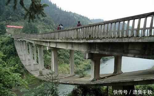 中国最逆天的悬空大桥，没有桥墩支撑却不倒，让世界各国佩服不已