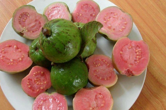 含糖量|糖尿病人不能吃水果也不是都不能吃，常吃几种水果，有助稳血糖