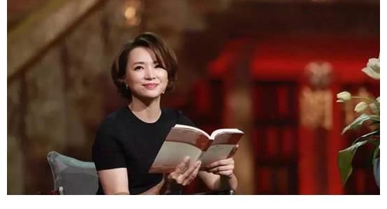 蓦然回首|诗词大会主持人龙洋错用辛弃疾千古名句，引得康震皱眉，观众质疑