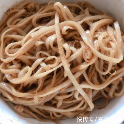 挂面|葱油拌面(懒人版,孩子能吃)