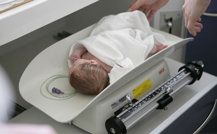 护士|新生儿身长“统一”50CM,并非医护人员瞎写,这背后的秘密可不少