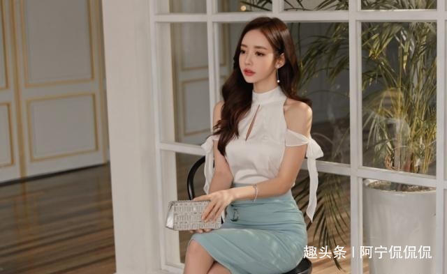 衬衫|简单而优雅的半身裙搭配个性的韩版衬衫,孙允珠的美是那么的不同