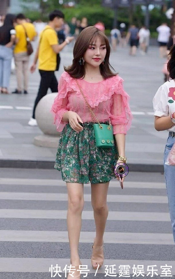 恰到好处|微胖辣妈胖的恰到好处,自信展现长腿,不仅帅气还很知性