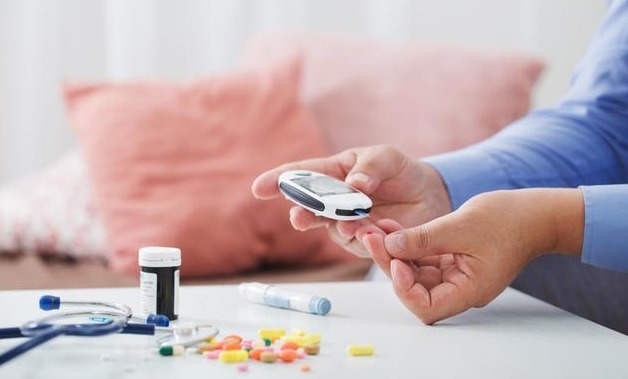 空腹血糖|活在糖尿病恐惧里的人:知道血糖高,但又不想吃药,给你3个方法