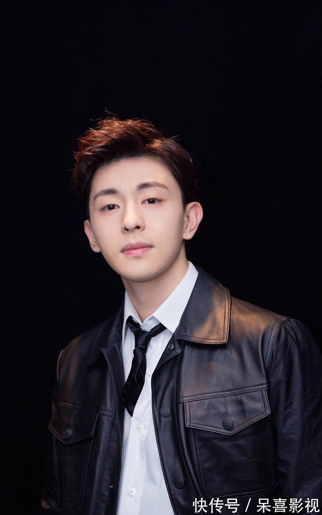 觀眾|演員鄧倫沉浸式的表演,得到了觀眾的一致認可