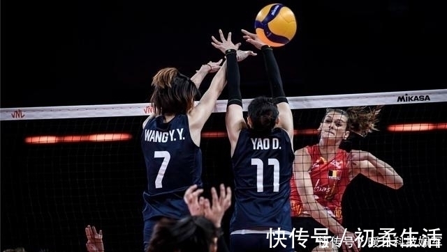 比利时女排|孤掌难鸣!女排当红国手狂砍37分仍遭爆冷,郎平着急的眼睛都肿了