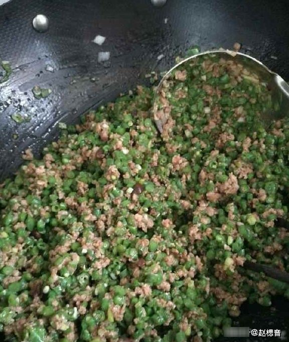 肖尔|此饺子我是头一次吃,鲜香味美不油腻,刚出锅我连吃40个不过瘾