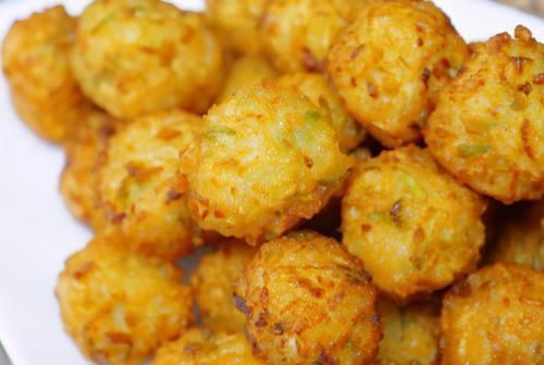 炸萝卜丸子时,1个步骤不能少,丸子外酥里嫩,放凉了也不发硬