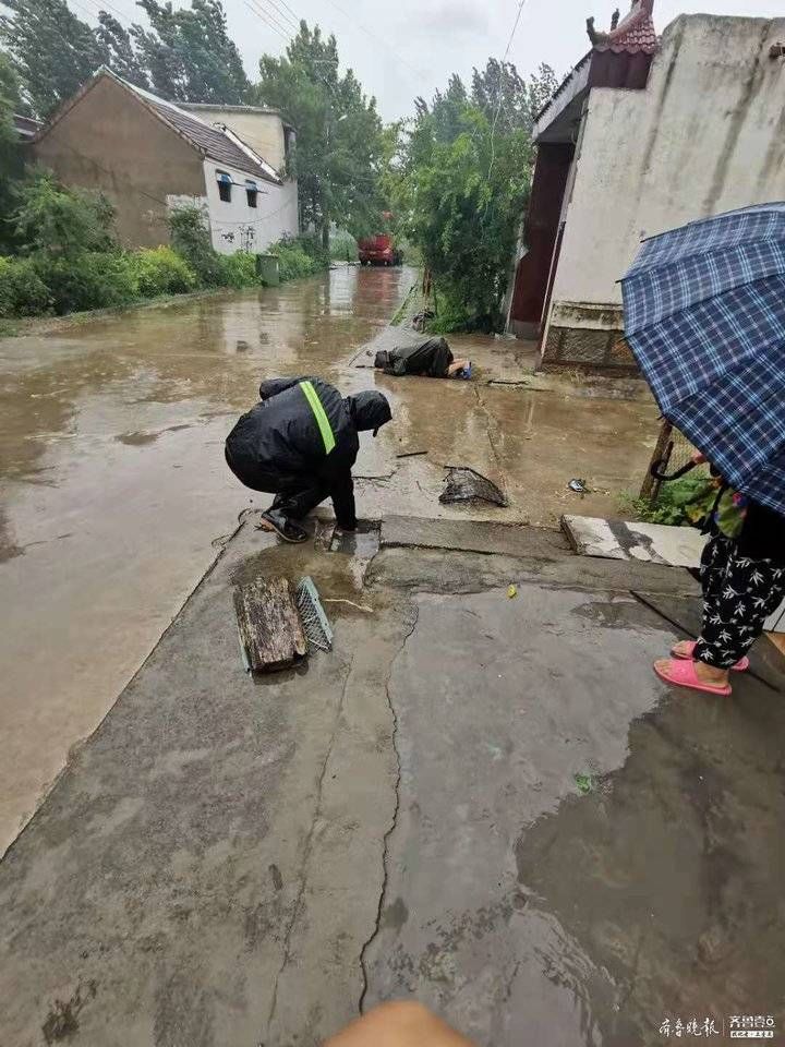 风骤雨|防汛一线显担当，喻屯镇基层党员干部冲锋在抗台抗汛最前线