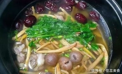 失眠最怕這道湯,隔2天喝1碗,一覺睡到自然醒,想睡不著都難