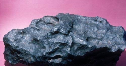 陨石 人类历史中有使用陨铁铸成的兵器吗真有小说中描述的那么锋利