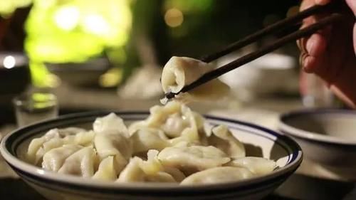 水分|做萝卜馅的饺子时，萝卜别焯水，教你正确做法，饺子馅香多汁