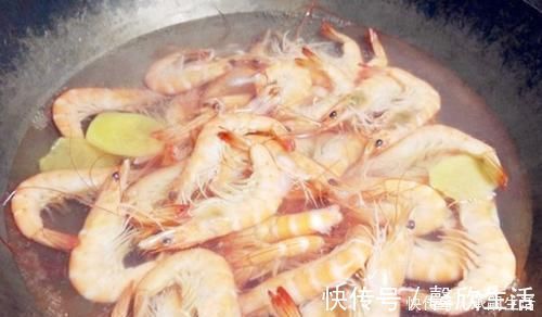白水|白水煮虾时,先放盐还是后放盐这一步做错了,难怪虾又老又腥