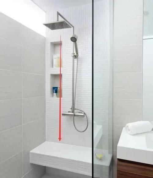 老人|卫生间再小都要砌个墩子,墙角不要1㎡,老人却安全实用多了