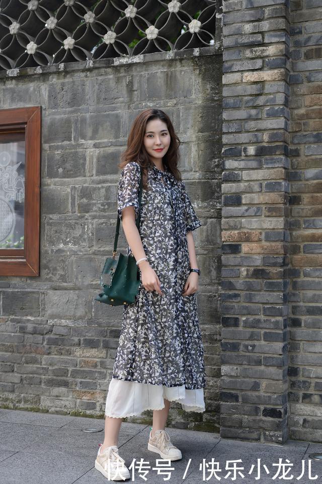 等待一秒钟入夏茫茫裙海之中的这条裙子,让你性感又显腿长