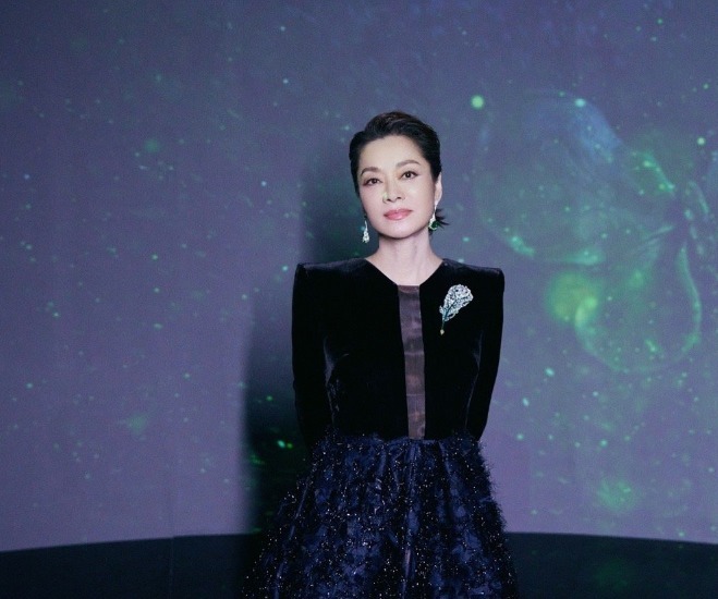 下半身|毛阿敏又“美回来”了,一袭拼接连衣裙成熟优雅,58岁仍惊艳