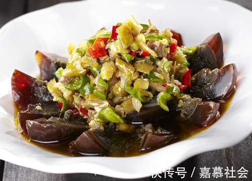 油泼辣子|过年做凉拌皮蛋,别少了3种调料,加上之后更美味,不腥不发涩