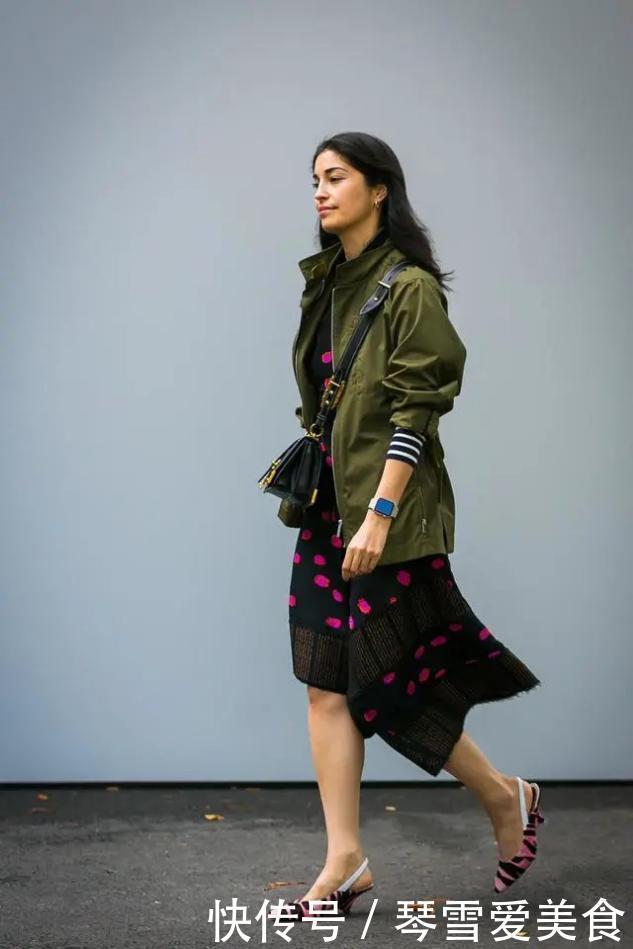 女人过了45岁，少穿黑白灰！多穿这5种“颜色”，非常显气质