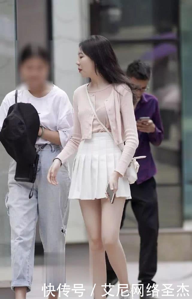 看小姐姐如何驾驭粉嫩的穿搭!真是少女心十足啊