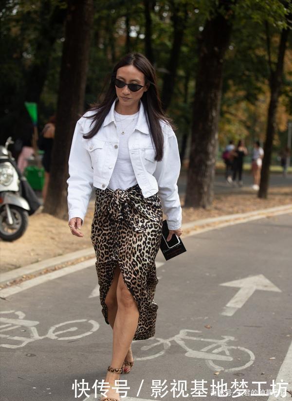 五十岁的女人要会打扮，少穿这4种“妈妈装”，显老廉价掉气质