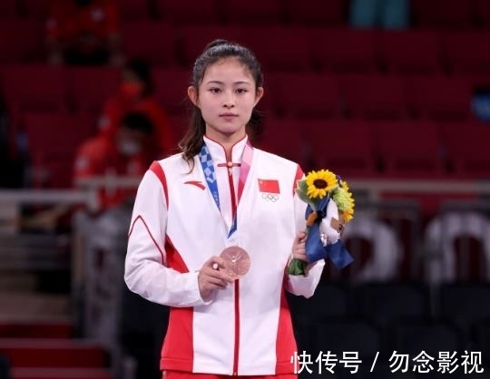 绝版|深夜9点!又一大中国奥运女神向公众道歉,只拿绝版铜牌说对不起