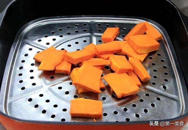 香酥|南瓜这样做太好吃了，简单一烙，香酥柔软又解馋，做一盘不够吃