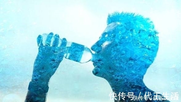 西梅|便秘成顽固性？天天喝一杯这个，正常排便还能预防再次便秘！