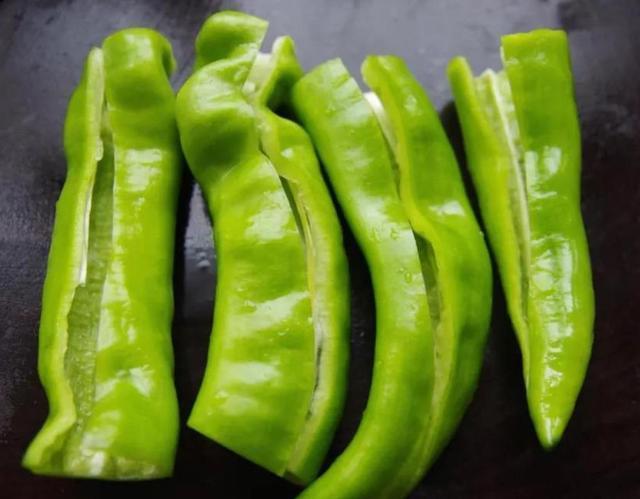 想知道青椒辣不辣,看这2个地方就行了,学会以后再也不怕买错了