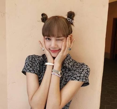 波纹|放弃你的“黑长直”吧,今年流行这3款“发型”,显嫩又能显脸小