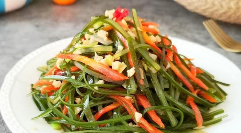  切成细丝|天然“护眼冠军”被找到了，每天炒一盘，保护眼睛，双眼明亮了