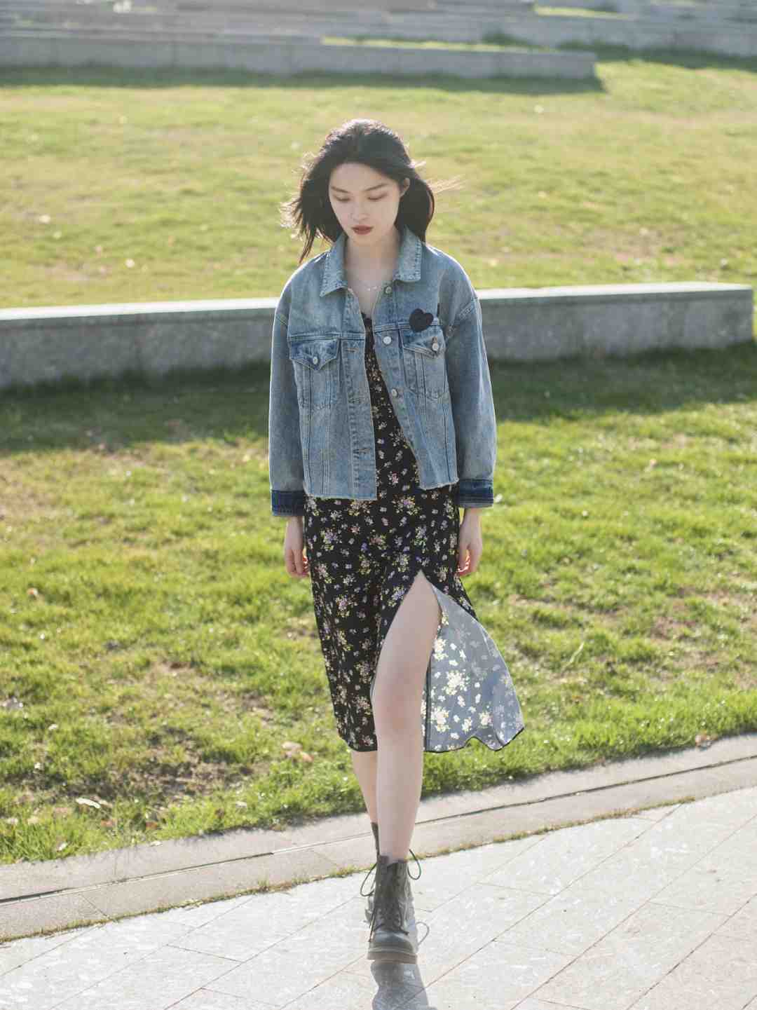 一眼万年 早春就流行穿“牛仔外套”,时髦减龄还不挑人,谁穿都好看