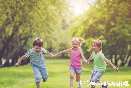 骑自行车|6岁之前,孩子不宜过早学3项技能,尤其第二个