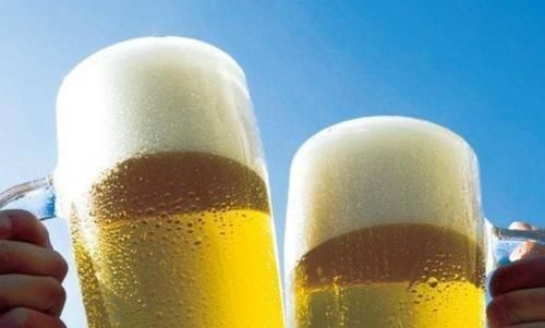 出血脂|血脂高不高,”小腿“先知?医生:血脂偏高,身体或有这几个表现