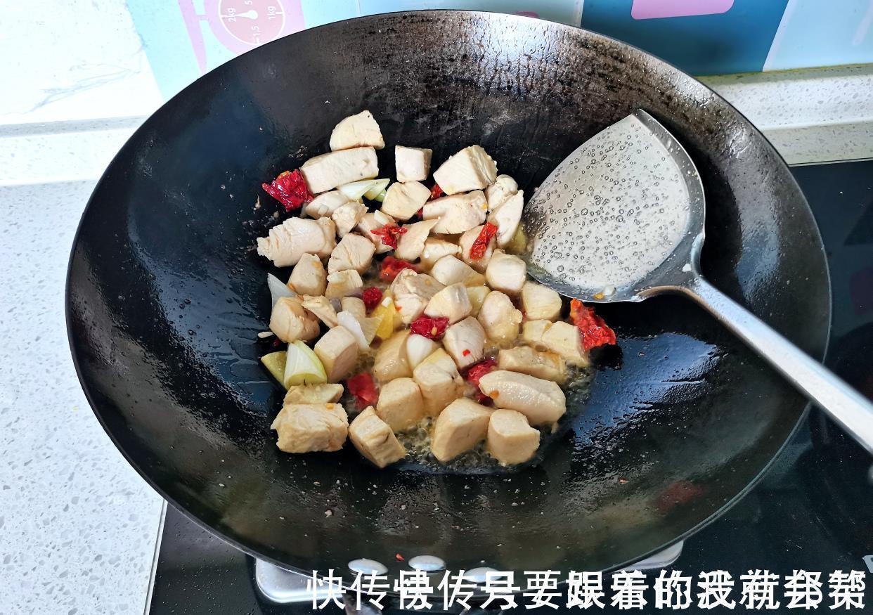 铁棍山药|两人晚餐:一荤一素一汤一米饭,平凡的生活也有滋有味
