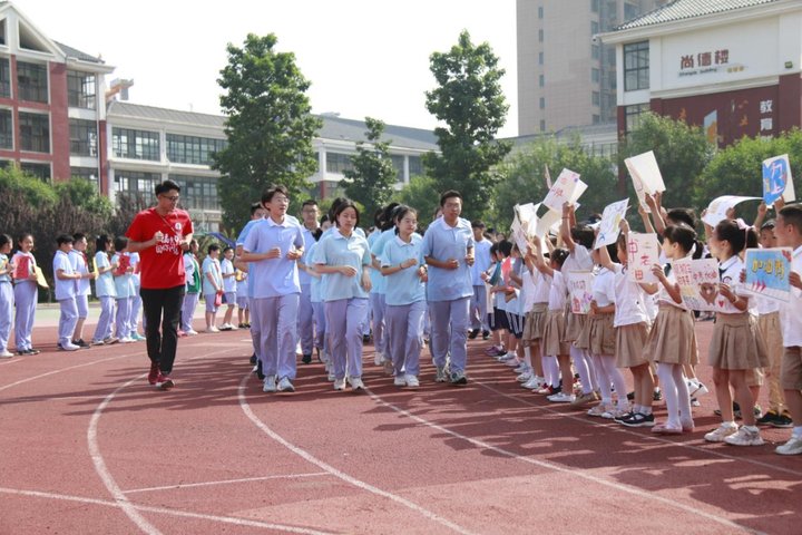 山大附中奥体中路学校|送祝福，祝成功！山大附中奥体中路学校初三学子的最后一次跑操