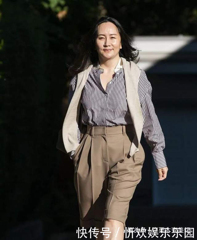 女人过了40岁尽量别穿卫衣配阔腿裤,推荐孟晚舟5套搭配,真优雅