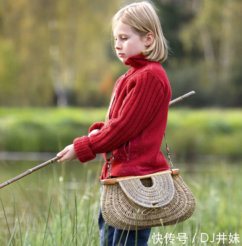 钓鱼脱钩跑掉了的鱼,还会马上回来再吃饵吗